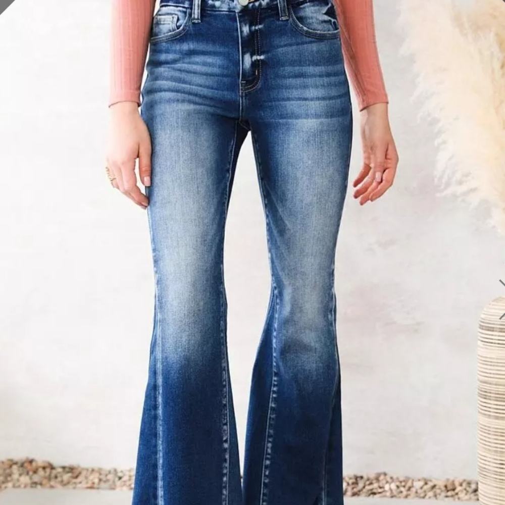 NWT KanCan Kurvy Mid-rise Super Flare Jean sz 36 x 34